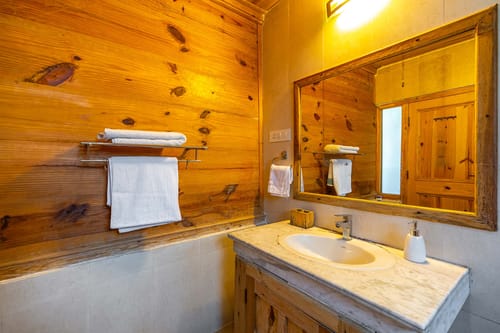 Mellow @ Breezy Banks – 2 bedroom villa in Tirthan Valley, Himachal Pradesh