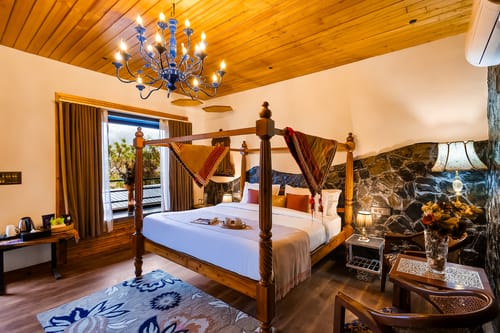 Zephyr Heaven | 1-Hillview Room with Common Pool, Gym & On-Site Restaurant – 1 bedroom villa in Mussoorie, Uttarakhand