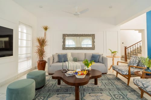 Villa Paraíso | Luxe Pet-friendly 4-BHK Villa With Pvt Pool, Bar, Lift & Scenic Hill Vistas – 4 bedroom villa in North Goa, Goa