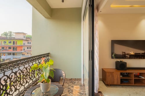 Kamerios Maris | 1-BHK | Jacuzzi | Common Rooftop Pool | Lift  – 1 bedroom villa in North Goa, Goa
