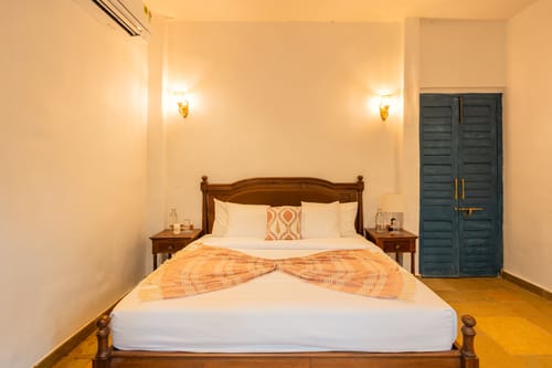 Amayah Rasa | 4-BHK Opulent Villa With Steam Room, Open Shower, Private Pool & Lift – 4 bedroom villa in North Goa, Goa