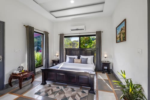 Raas Stays | 4-BHK Retreat With Private Pool, Gardens, Lounge Cum Bar & Scenic Aravali Views – 4 bedroom villa in Udaipur, Rajasthan