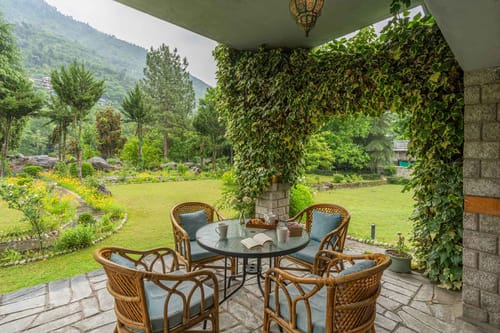 Moets Waterfront Estate - Raison – 3 bedroom villa in Manali, Himachal Pradesh
