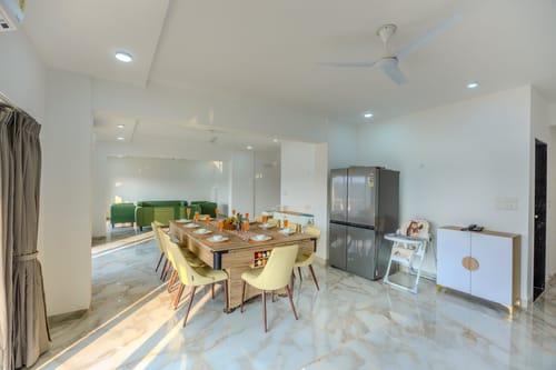 Midpoint UMA Suite | Pet-friendly 1-Room with Shared Outdoor Pool, Living Area & Entertainment Lounge | Lift Access – 1 bedroom villa in South Goa, Goa