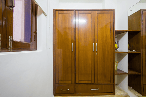 Kasauli Woods Cottage | Hillside 3-BHK Retreat With Outdoor Lounge, Balcony & Scenic Views – 3 bedroom villa in Kasauli, Himachal Pradesh