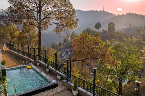 Cherry @ Villa Montierra W/Private Pool – 3 bedroom villa in Kasauli, Himachal Pradesh