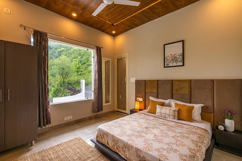 Cedar Haven - Nahan W/Outdoor Infinity Pool – 5 bedroom villa in Kasauli, Himachal Pradesh