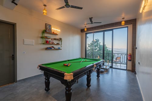 The Unwind Chalet:  Boho Bliss Suite – 1 bedroom villa in Mukteshwar, Uttarakhand