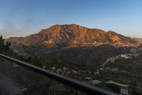 Dos @ The Himalayan Den – 4 bedroom villa in Kasauli, Himachal Pradesh