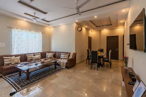 Cedar Haven - Nahan W/Outdoor Infinity Pool – 5 bedroom villa in Kasauli, Himachal Pradesh