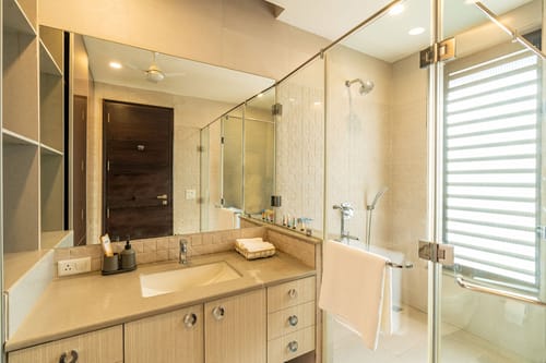 The Brick house w/ Outdoor Pool – 4 bedroom villa in Delhi-ncr, Delhi