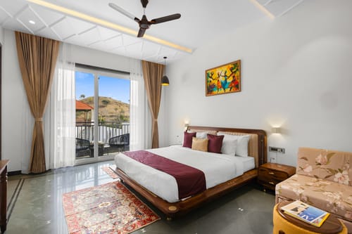 Godan Terra Estate | 10-BHK Riverside Retreat with Pool, Garden, Elevated Gazebo in Nature & Mountain Views – 10 bedroom villa in Udaipur, Rajasthan