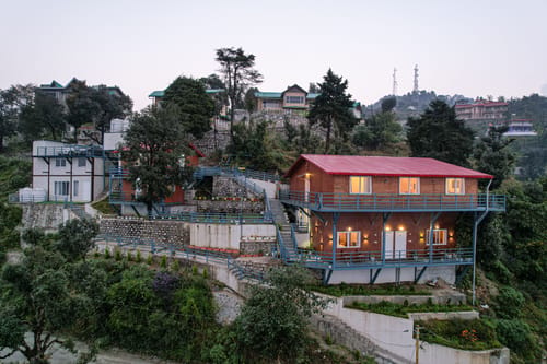 The Urban Escape Nirvana | 1 Premium Room With Hill Views – 1 bedroom villa in Bhimtal, Uttarakhand