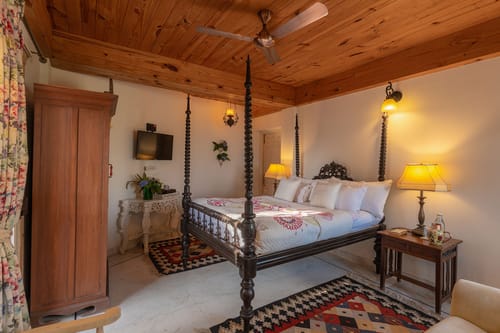 Cobble @ Stonehaven – 6 bedroom villa in Kasauli, Himachal Pradesh