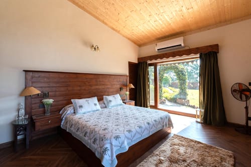 Horizon W/ Outdoor Pool – 4 bedroom villa in Kasauli, Himachal Pradesh