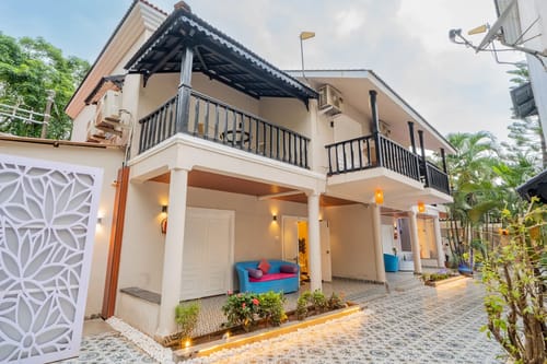 Emperor Ozran | 2-BHK Retreat With Balconies, Restaurant & Bar – 2 bedroom villa in North Goa, Goa