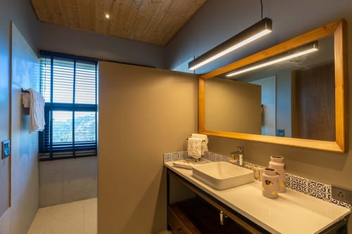 Nivriti W/ Heated Outdoor Pool – 4 bedroom villa in Kasauli, Himachal Pradesh