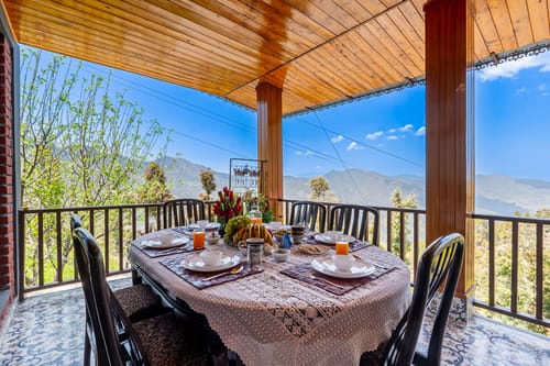 The Rhodoville – 3 bedroom villa in Kanatal, Uttarakhand