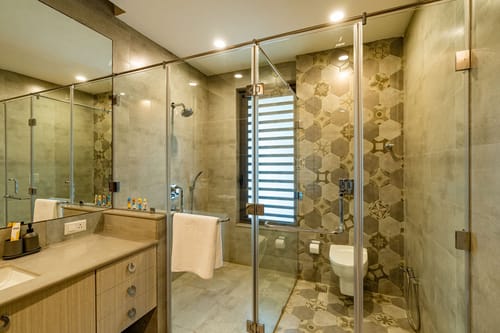 The Brick house w/ Outdoor Pool – 4 bedroom villa in Delhi-ncr, Delhi
