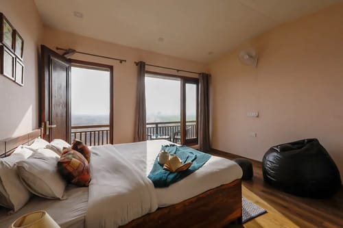 Anantara | 3-BHK | Pet-Friendly Farmstay With Private Pool | Camel Rides & more  – 3 bedroom villa in Neemrana, Rajasthan