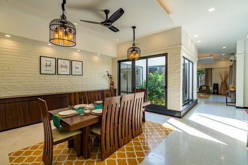 The Brick house w/ Outdoor Pool – 4 bedroom villa in Delhi-ncr, Delhi