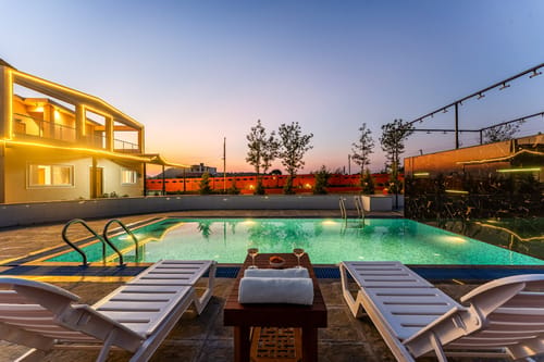 Golden Petal – 4 bedroom villa in Panchgani, Maharashtra