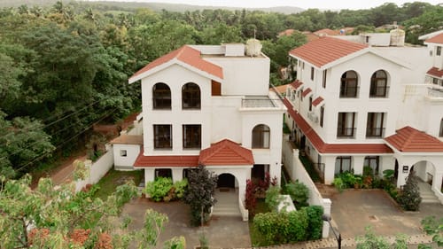 Casa Verdea | 4-BHK Villa With Private Pool & Lift; Near Popular Restaurants – 4 bedroom villa in North Goa, Goa
