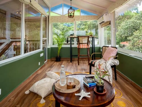 BluDoor | Exquisite Pet-friendly 5-BHK Villa With Private Pool, Lift & Entertainment Lounge Near Vagator Beach – 5 bedroom villa in North Goa, Goa