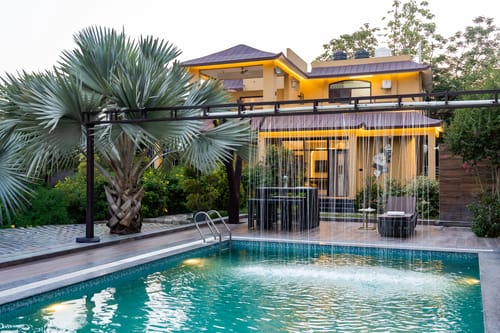 Autum Villa | Pet-friendly 4-BHK Villa with Private pool with rain curtain, Game Zone, Indoor Bar and Garden – 4 bedroom villa in Jaipur, Rajasthan