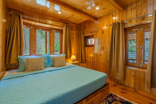 Wisteria Whispers – 4 bedroom villa in Tirthan Valley, Himachal Pradesh