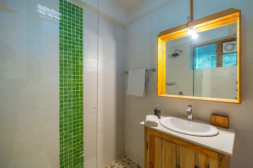 Zephyr @ Breezy Banks – 4 bedroom villa in Tirthan Valley, Himachal Pradesh