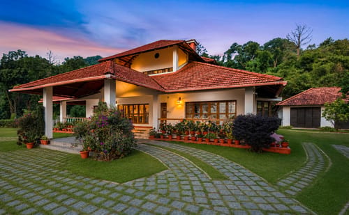 Mercara Hill | 3 BHK Pet-Friendly Retreat With Private jacuzzi, Outdoor Seating, Verandah Sit Out & Garden – 3 bedroom villa in Coorg, Karnataka