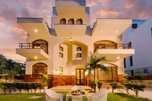 Kelly @ Moets Palm Villa – 3 bedroom villa in Gurgaon, Delhi