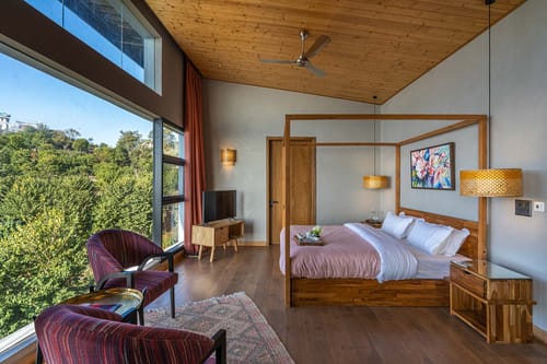 Nivriti W/ Heated Outdoor Pool – 4 bedroom villa in Kasauli, Himachal Pradesh