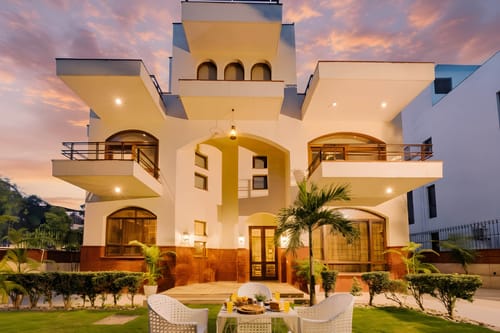 Moss @ Moets Palm Villa – 4 bedroom villa in Gurgaon, Delhi