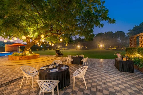 The Brick house w/ Outdoor Pool – 4 bedroom villa in Delhi-ncr, Delhi