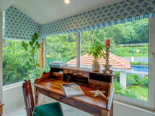 BluDoor | Exquisite Pet-friendly 5-BHK Villa With Private Pool, Lift & Entertainment Lounge Near Vagator Beach – 5 bedroom villa in North Goa, Goa