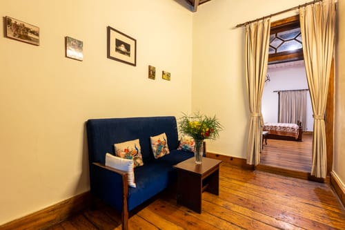 The Hive Cottage | Serene 9-Rooms Hillside Resort With Suites, Restaurant, & Outdoor Seating | Ample Parking – 9 bedroom villa in Nainital, Uttarakhand