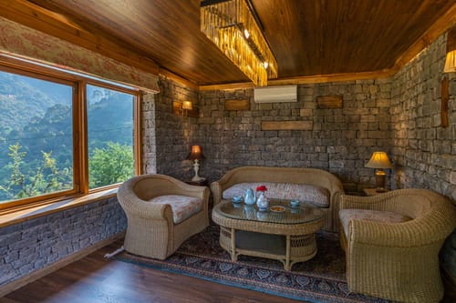Mountain Mirage - Parwanoo – 4 bedroom villa in Kasauli, Himachal Pradesh