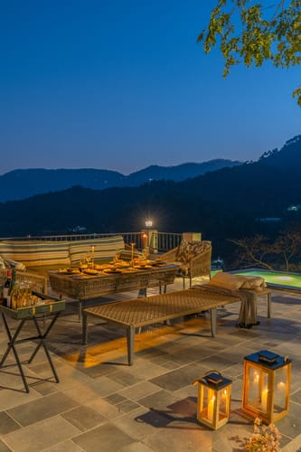 ILIKA W Heated Infinity Pool and Jacuzzi – 8 bedroom villa in Kasauli, Himachal Pradesh