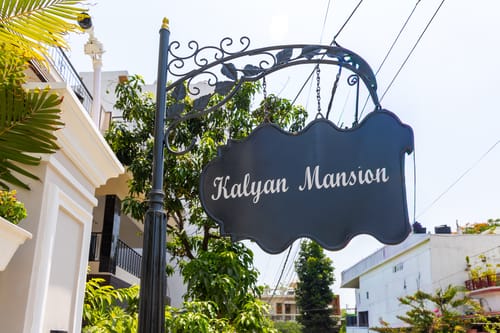 Kalyan Mansion Primrose | Elegant Room W/ Private Balcony, Shared Outdoor Space, Lift & Scenic Views – 1 bedroom villa in Dehradun, Uttarakhand