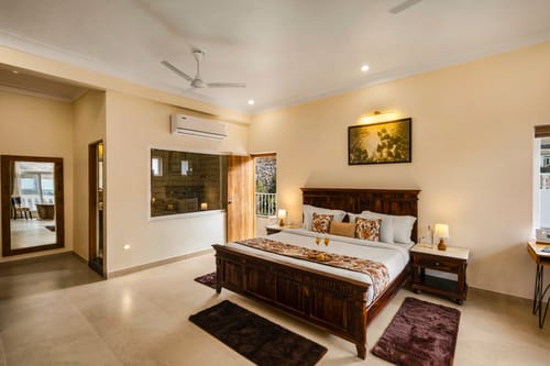 Mandovar Mountain Valley Retreat | 4 Room Pet-friendly Suite In a Private Estate with Shared Pool, Garden, Restaurant & Hill Views – 4 bedroom villa in Udaipur, Rajasthan