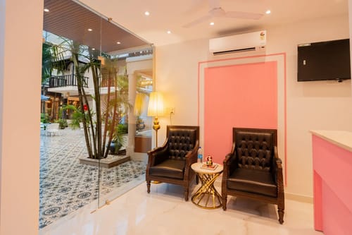 Emperor Ozran | 2-BHK Retreat With Balconies, Restaurant & Bar – 2 bedroom villa in North Goa, Goa