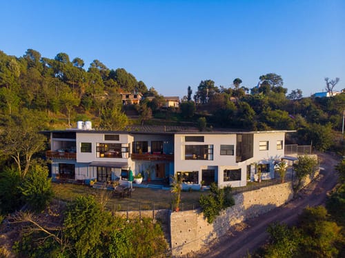 Sukh @ Nivriti W/ Heated Outdoor Pool – 3 bedroom villa in Kasauli, Himachal Pradesh
