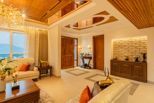 The Royce Orchid | Pet-friendly 4-BHK Hilltop Villa With Jacuzzi, Steam Room, Private Pool & 360° Hill Views – 4 bedroom villa in Kasauli, Himachal Pradesh