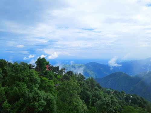The Urban Escape Nirvana | 1 Premium Room With Hill Views – 1 bedroom villa in Bhimtal, Uttarakhand