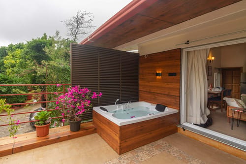 Beyond The Blue Door – 2 bedroom villa in Mahabaleshwar, Maharashtra