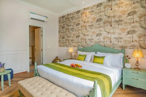 Vacasa | 5-BHK | Pvt Pool & Lift | Pet-friendly – 5 bedroom villa in North Goa, Goa
