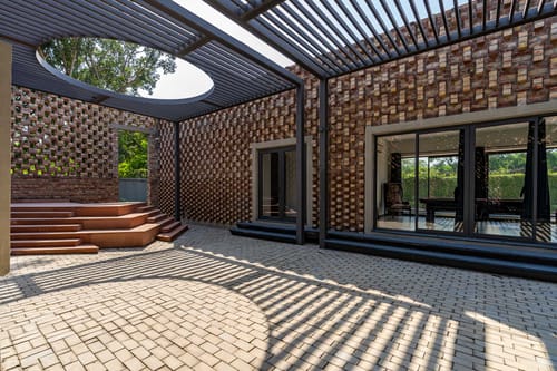 The Brick house w/ Outdoor Pool – 4 bedroom villa in Delhi-ncr, Delhi