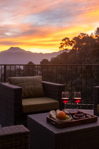 Thelma & Louise  W/ Outdoor Jacuzzi – 6 bedroom villa in Kasauli, Himachal Pradesh